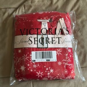 New in package. Victoria secret pj’s